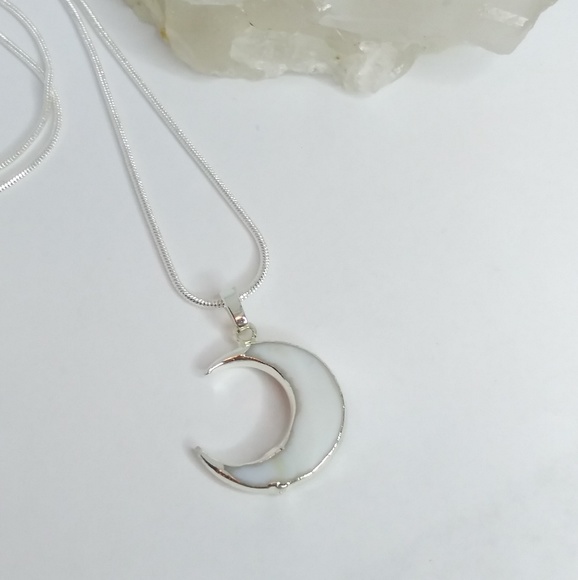 Jewelry - "silver lining" White Shell Necklace